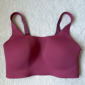 Victoria’s Secret Seamless Molded Dark Pink Wireless Sports Bra Size 34DD
